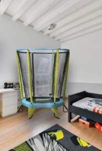 Trampolina ogrodowa Hudora Safety z siatką wewnętrzną 4.5 FT 140 cm 5