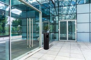 Kosz na śmieci Metlex popielnica czarny 9