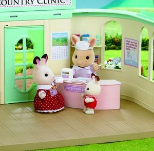 Figurka Epoch Sylvanian Families Wiejski lekarz 3