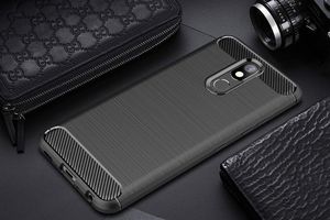 Hurtel Carbon Case elastyczne etui pokrowiec LG K40 X420 czarny uniwersalny 9