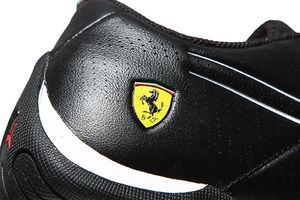 Puma Buty męskie Future Cat Sf Ultra Ferrari czarne r. 43 (306241-02) 5