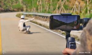 Gimbal Moza Mini Mi 3-Osiowy Z Funkcją Ładowania Bezprzewodowego 12