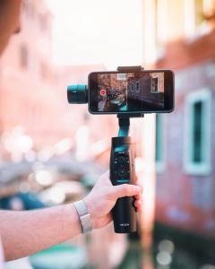 Gimbal Moza Mini Mi 3-Osiowy Z Funkcją Ładowania Bezprzewodowego 14