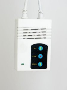 Lampa Aveli Elektrické projekční plátno AVELI, 240x180 (4:3) 118" 2