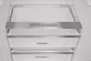 Lodówka Whirlpool W7 931A W 4