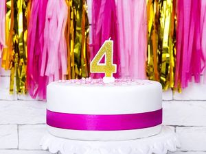 Party Deco Świeczka cyferka z brokatem - 4 - 1 szt. uniwersalny 4