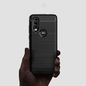 Hurtel Carbon Case elastyczne etui pokrowiec Motorola One Vision czarny uniwersalny 5
