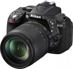 Lustrzanka Nikon D5300 + 18-105mm VR Czarny (VBA370K004) 1