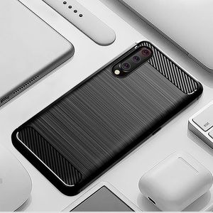 Hurtel Carbon Case elastyczne etui pokrowiec Xiaomi Mi 9 Lite / Mi CC9 czarny uniwersalny 2