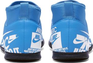 Nike Buty piłkarskie Nike Mercurial Superfly 7 Club IC Junior AT8153 414 35 5