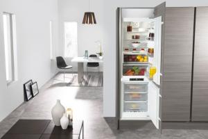 Lodówka Whirlpool ART 883 2