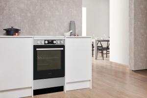 Kuchenka Whirlpool WS5V8CCX/E 12