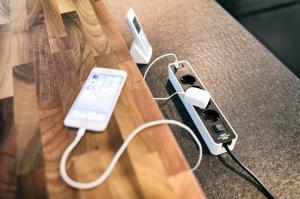 Listwa zasilająca Brennenstuhl Ecolor przeciwprzepięciowa 4 gniazda 1.5 m biało-czarna (1153240026) 4