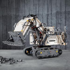 LEGO Technic Koparka Liebherr R 9800 (42100) 4