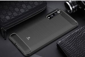 Crong Etui Crong Soft Armour Cover do Xiaomi Mi 9 (czarny) 7