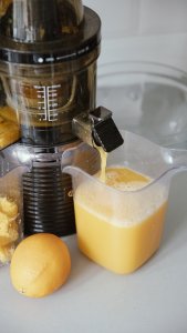 Wyciskarka wolnoobrotowa 4Swiss BM202 x JJ czarna 6