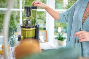 Wyciskarka wolnoobrotowa 4Swiss BM202 x JJ czarna 8