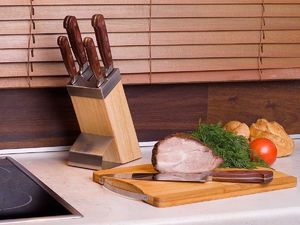 KingHoff ZESTAW NOŻY KUCHENNYCH W BLOKU KINGHOFF KH-3463 2