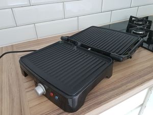 Grill elektryczny Vivax Toster z grillem Vivax SM-1800 Czarny 9