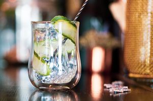 Vialli Design Zestaw 2 szklanek z podwójną ścianką Diamante 300 ml 25844 4