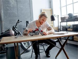 LEGO Creator Expert Harley Davidson Fat Boy (10269) 6