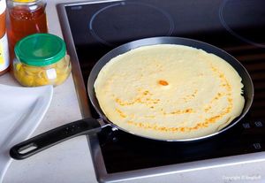 Patelnia KingHoff do naleśników 28cm 2