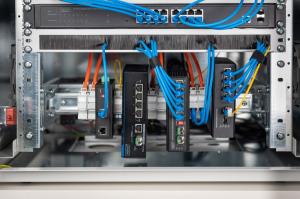 Digitus Wspornik szyny montażowej 19" 4U (DN-19-DIN-4U) 8