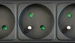 Listwa zasilająca Akyga przeciwprzepięciowa 5 gniazd 3 m czarna (AK-SP-05B) 3