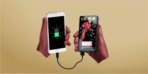 Powerbank Tribe Podświetlany Marvel Iron Man 6000 mAh Czerwono-czarny  (PBW31600) 2