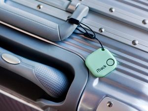 Acurel iTrack1 lokalizator kluczy Bluetooth GPS czarny uniwersalny 13