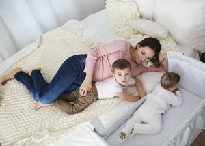 Lionelo Łóżeczko dostawne THEO szare 25