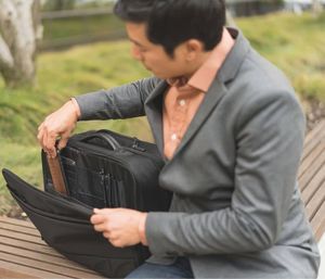 Torba Kensington Contour 2.0 17" (K60385WW) 3