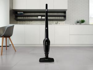 Odkurzacz pionowy Electrolux Ergorapido EERC72EB 2