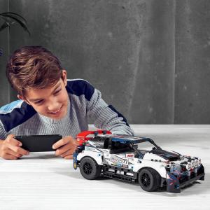 LEGO Technic Auto wyścigowe Top Gear sterowane przez aplikację (42109) 3
