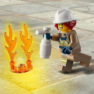 LEGO City Helikopter strażacki leci na ratunek (60248) 7