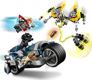 LEGO Marvel Walka na motocyklu (76142) 3