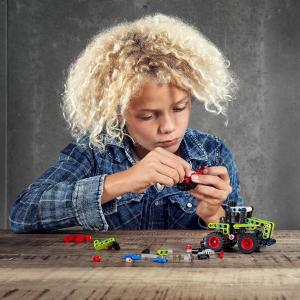 LEGO Technic Mini Claas Xerion (42102) 8
