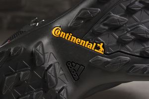 Buty trekkingowe męskie Adidas Terrex AX3 Beta Mid czarne r. 47 1/3 7