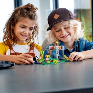 LEGO Minecraft Żłobek dla pand (21158) 2