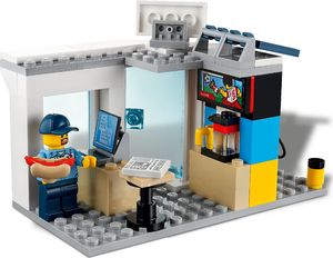LEGO City Stacja benzynowa (60257) 6