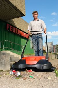 Haaga 697 ZAMIATARKA ELEKTRYCZNA AKUMULATOROWA RĘCZNA PROWADZONA URZĄDZENIE SPRZĄTAJĄCE Z SYSTEMEM TURBO 97cm OO-OTHHA697 4