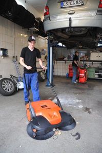 Haaga 697 ZAMIATARKA ELEKTRYCZNA AKUMULATOROWA RĘCZNA PROWADZONA URZĄDZENIE SPRZĄTAJĄCE Z SYSTEMEM TURBO 97cm OO-OTHHA697 6