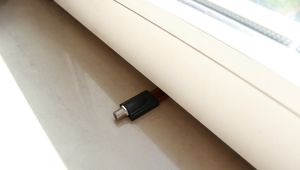 Opticum ANTENOWA PRZELOTKA OKIENNA F-F 3