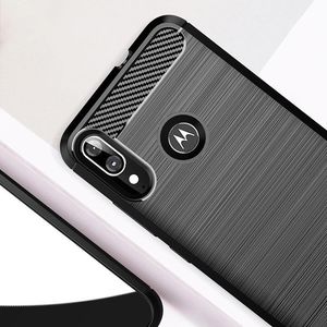 Hurtel Carbon Case elastyczne etui pokrowiec Motorola Moto E6 Plus czarny uniwersalny 5