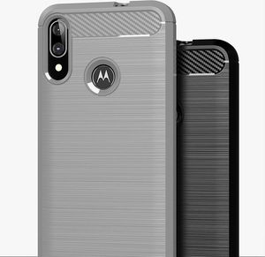 Hurtel Carbon Case elastyczne etui pokrowiec Motorola Moto E6 Plus czarny uniwersalny 6