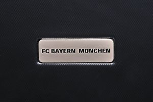 MarkenMerch Walizka twarda ABS licencja FC Bayern munchen 91 l 9