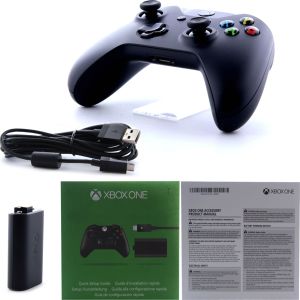 Pad Microsoft Xbox One Czarny + Play & Charge Kit (W2V-00007) 7