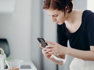 Ringke Etui Fusion do Samsung Galaxy S20 Plus czarne 7