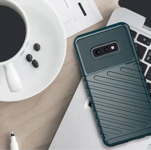 Hurtel Thunder Case elastyczne pancerne etui pokrowiec Samsung Galaxy S10e czarny uniwersalny 6