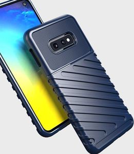 Hurtel Thunder Case elastyczne pancerne etui pokrowiec Samsung Galaxy S10e czarny uniwersalny 8